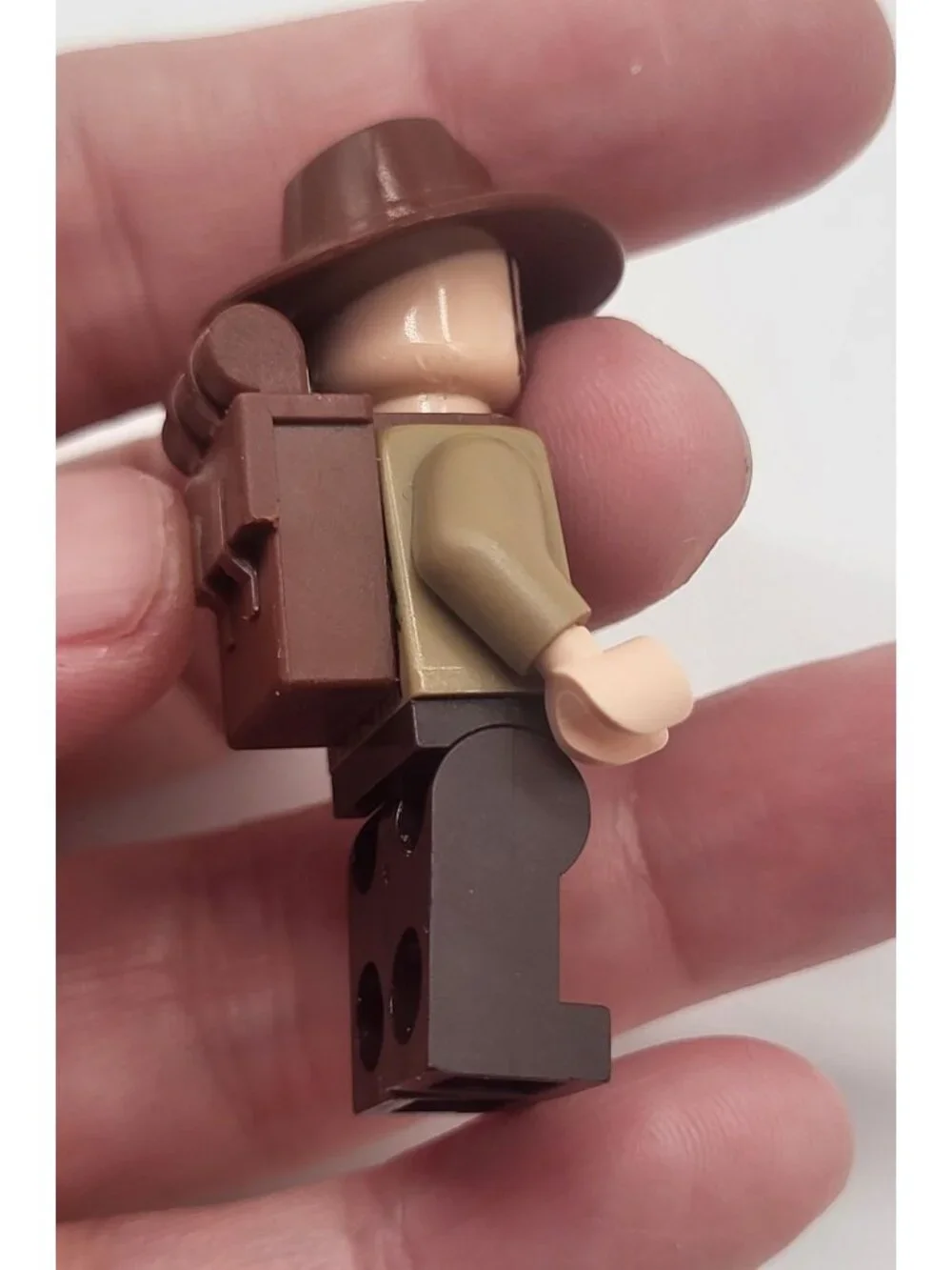 LEGO Sinjin Prescott Jurassic World Park Minifigure with Backpack, Hat